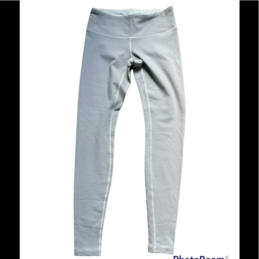 Lululemon Gray & White Striped Legging Size 6 NWOT